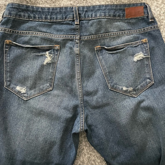 Zara Relaxed Fit Boyfriend Ripped Jeans - size 10 ( euro 40) - Picture 3 of 8